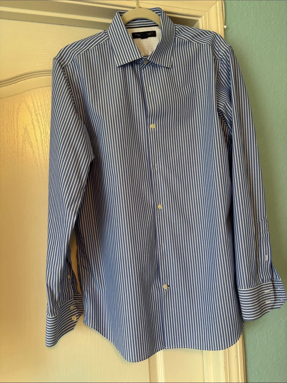 Banana Republic Men's Blue & White Stripe Dress Shirt